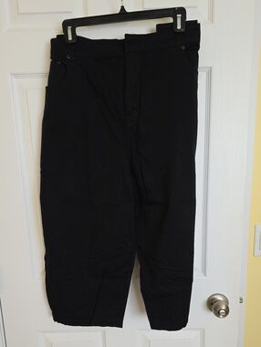 Women's Black Casual Capri Pants - Classic Straight Fit